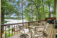 Beautiful Lake House -11 miles from Traverse City on Spider Lake - Pets welcome!