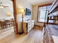 The Village At Mammoth, 2BR/2B Suite, Great Location Above Shops & Restaurants