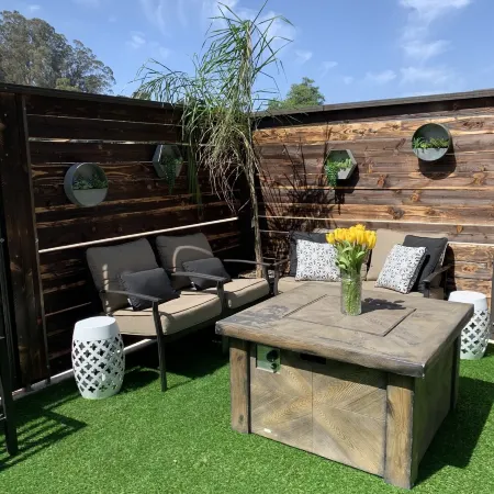 Comfortable1 Bedroom 1 Bath upstairs apartment Private Parking. Gated Property