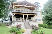 Hamilton Happy Place (million dollar view) - Lake Retreat