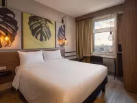 Ibis Santa Cruz de la Sierra Hotel a 