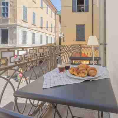 Independence Apartment with Balcony by Rent All Como Dining/Meeting Rooms