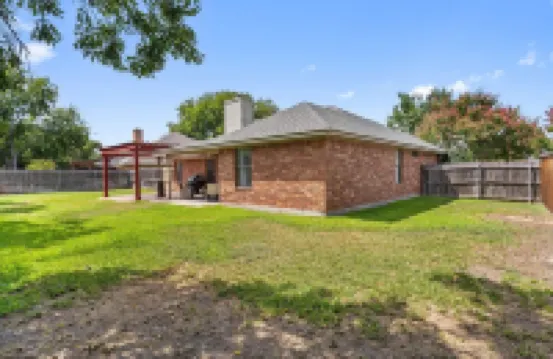 4-bedroom house in superb Trophy Club with Backyard, W/D,  Pets!