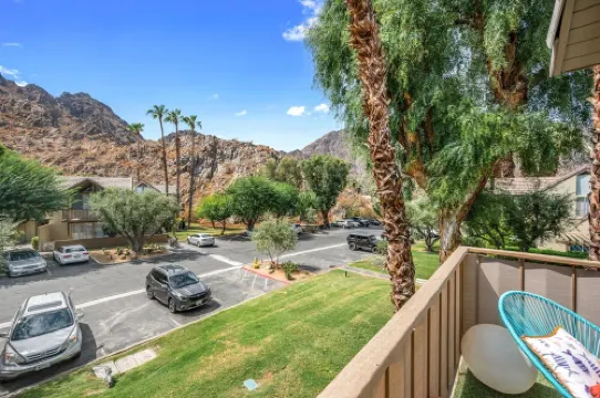 Casa Cornu- Studio+Loft Condo with Heated Pools and Mountain Views Hotels in Indian Wells
