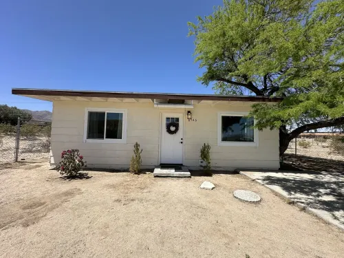 Cozy Modern 2BR House