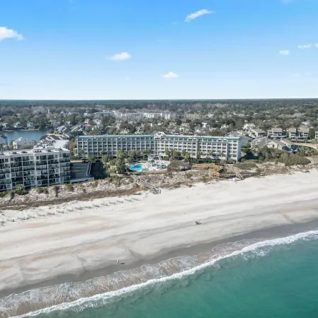 Oceanfront: The Seabatical Suite at Bridgewater Resort / Litchfield By The Sea