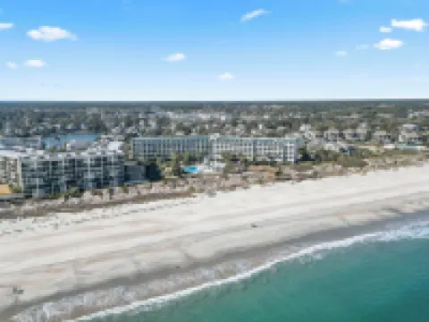 Oceanfront: The Seabatical Suite at Bridgewater Resort / Litchfield By The Sea