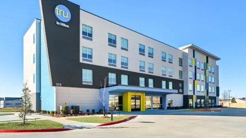 Tru by Hilton Rogers Bentonville in Rogers