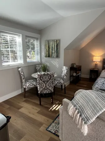 Carriage House within 5 minute walk of Old Town Bluffton