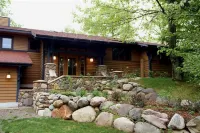 Beautiful Craftsman Style Lake Home