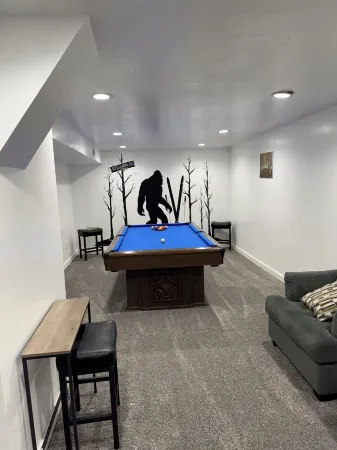 Photo Op with Sasquatch 2 min walk to Silver Mtn