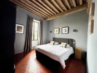 Former convent from the 17th, renovated, private garden, Beaune city center - Homestays