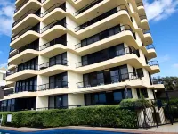 Pelican Sands Beach Resort Hotels near Elephant Rock