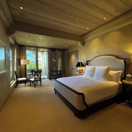 Forest Opulence: Center of PB Resorts: Four Seasons Beds