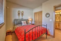 Amazing Home Directly on the Lift! Ski-In/Out, Private Hot Tub, Amazing Views!