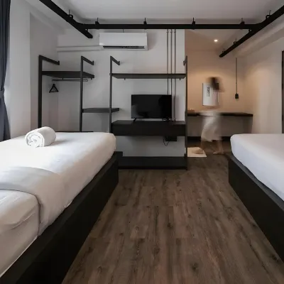 ZK Hotel Chiangmai Hotel dekat Chiang Mai Railway Station