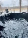 幽靜湖畔度假猛獁洞穴. 湖景和熱水浴缸的木屋