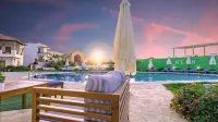 Neon Hotel - Meerblick