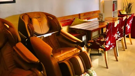 Zillion Pavilion Family & Business Hotel