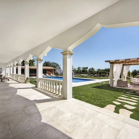 Flor de LIS - VIP Properties