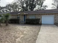 3-bedroom house in charming Pensacola with AC, WiFi. Close to PCC