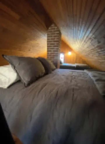 Creekside Cabin Getaway