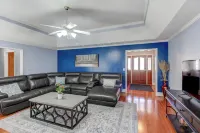 Quiet, Comfortable, Charming, Safe, 2-bedroom house with WiFi, AC in Conyers