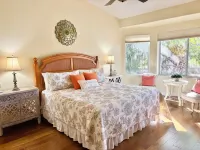 Catalina Dream Home has Southwest Style & Mountain Views. Pool. 3bd 2bath Hotels in Casas Adobes