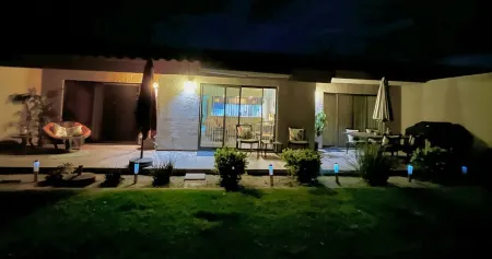 Relaxing 2 bedrooms in the Desert - Country Club Отели рядом с достопримечательностью «Палм-Дезерт Палмс»