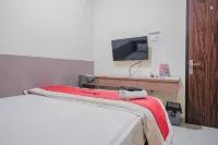 RedDoorz @ Jalan Biak Roxy Jakarta