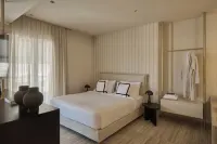 Finders Top Floor Apartments - Condos