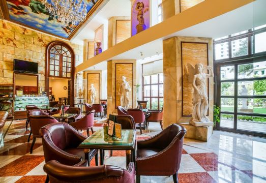 3. 호텔 더 로얄 ..