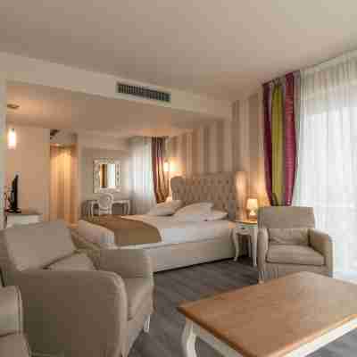 La Dolce Vita Hotel Rooms