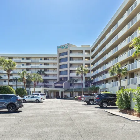 IR 518 is a Stunning 2 Br That Has Amazing Sunset Views - Sleeps 10 by RedAwning