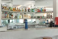 آستيريس فيلدج - بار