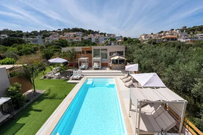Modular Bungalows with Heated Pool Artemis Greece Hôtels à : Porto Rafti
