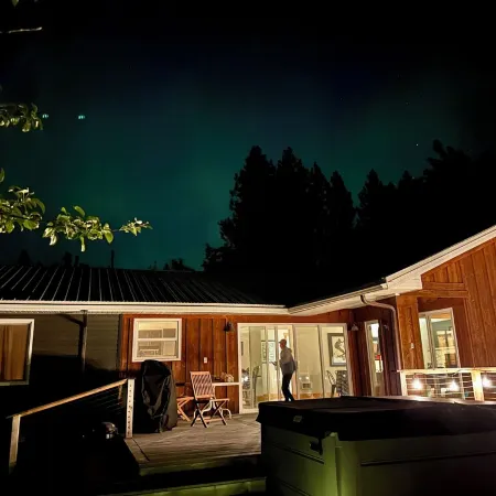 Lake Getaway in Sandpoint with Hot Tub