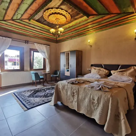 Falcon Cave Suites