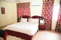 Hills Haven Hotel فنادق في Kwabenya