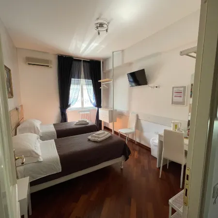 Casa Mia Guesthouse Отели рядом с достопримечательностью «Станция метро Cornelia»