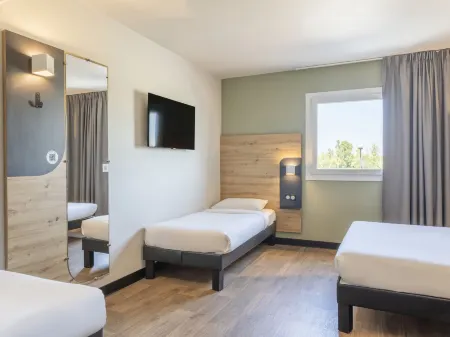 B&B Hotel Saint-Martin-De-Crau Alpilles Camargue Отели в г. Сен-Мартен-де-Кро