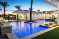 Sleeps 18 Pool Putting Green Pickleball Stay in Indio Bravo Villa 9