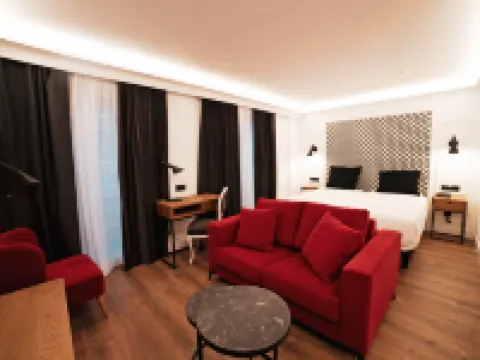 Hotel Colón Plaza Hotels near Columbus Monument