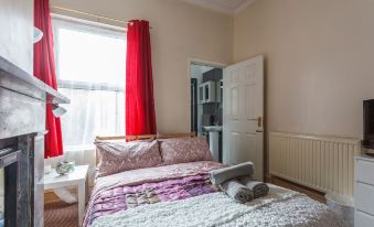 Shirley House Self Catering Guest House, 5 Min Drive to Cruise Ship Terminals and City Centre