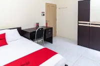 RedDoorz Syariah Near Jalan A Yani KM 8 Citraland Hotels in Tatah Belayung Baru