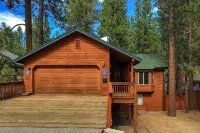 Montgomery Estates Bliss - Hot Tub, Pets, Family Fun!