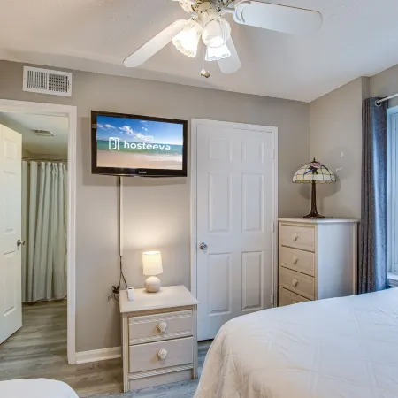 Tradewinds Condos by Hosteeva