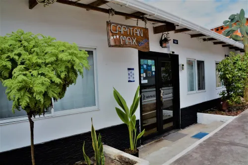 Capitan Max B&B Hotels in Puerto Ayora