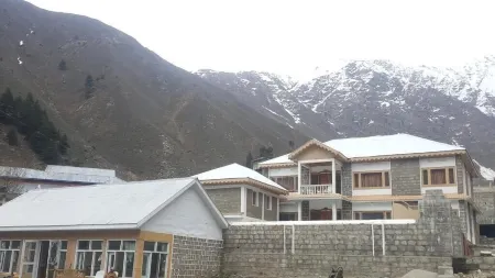 Hotel Deep Forest Отели рядом с достопримечательностью «Naran Valley»