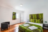 Live Laugh Love Beach Guest Home with AC Hotels in Valongo